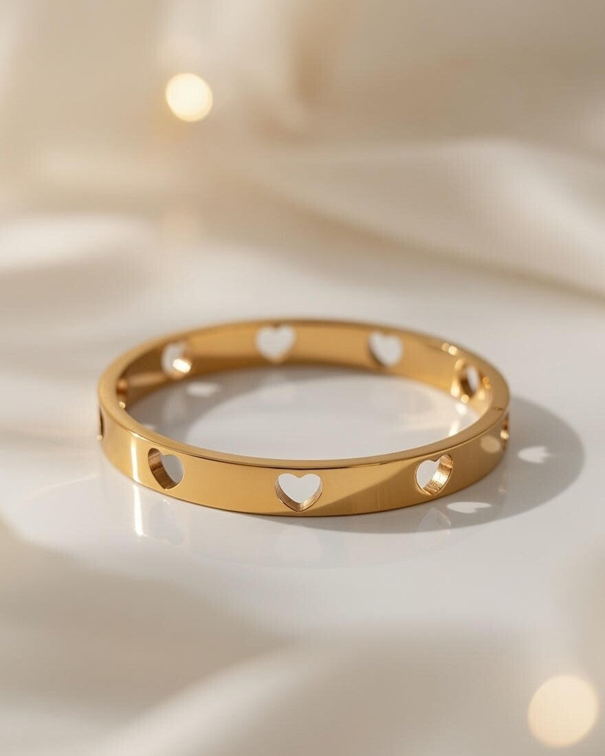 Luxury Gold Heart Cutout Hinged Bangle Bracelet